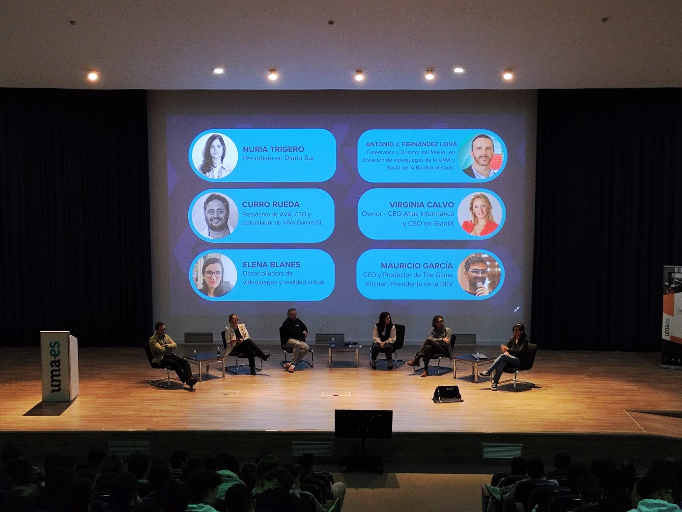 Foto de la mesa redonda